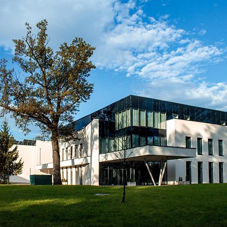Polanka Conference Center Hotell Krosno Eksteriør bilde